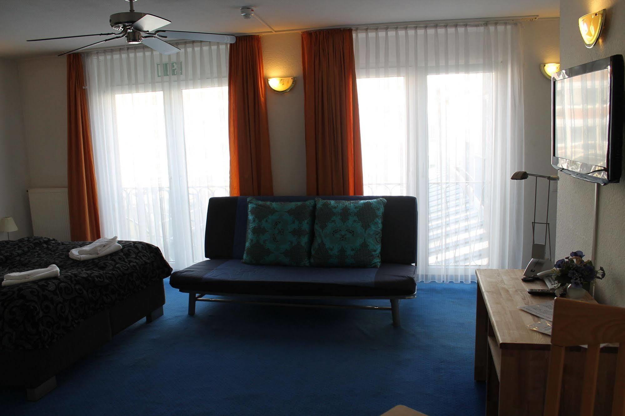 City Lounge Hotel Dusseldorf Bagian luar foto