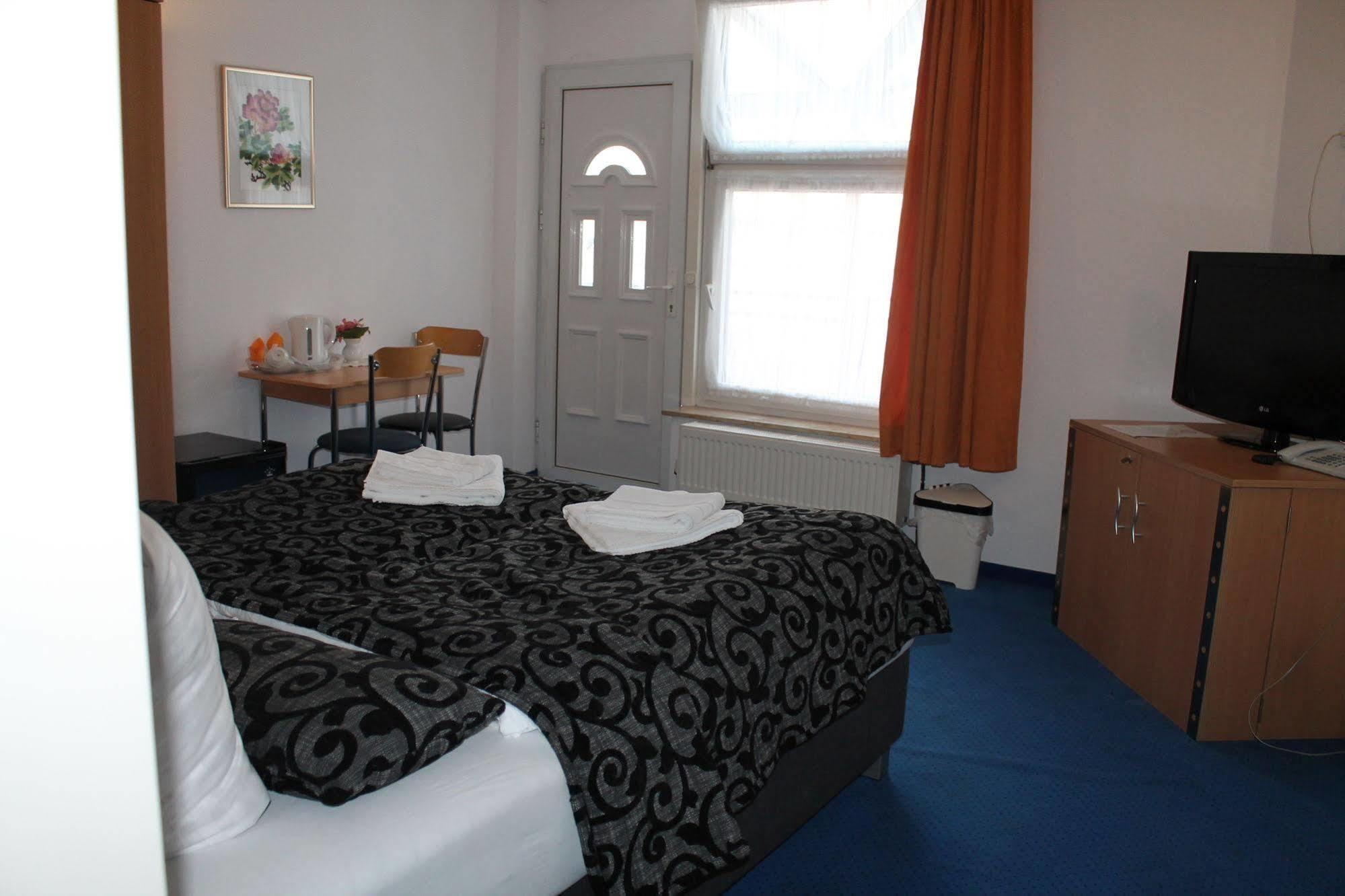 City Lounge Hotel Dusseldorf Bagian luar foto