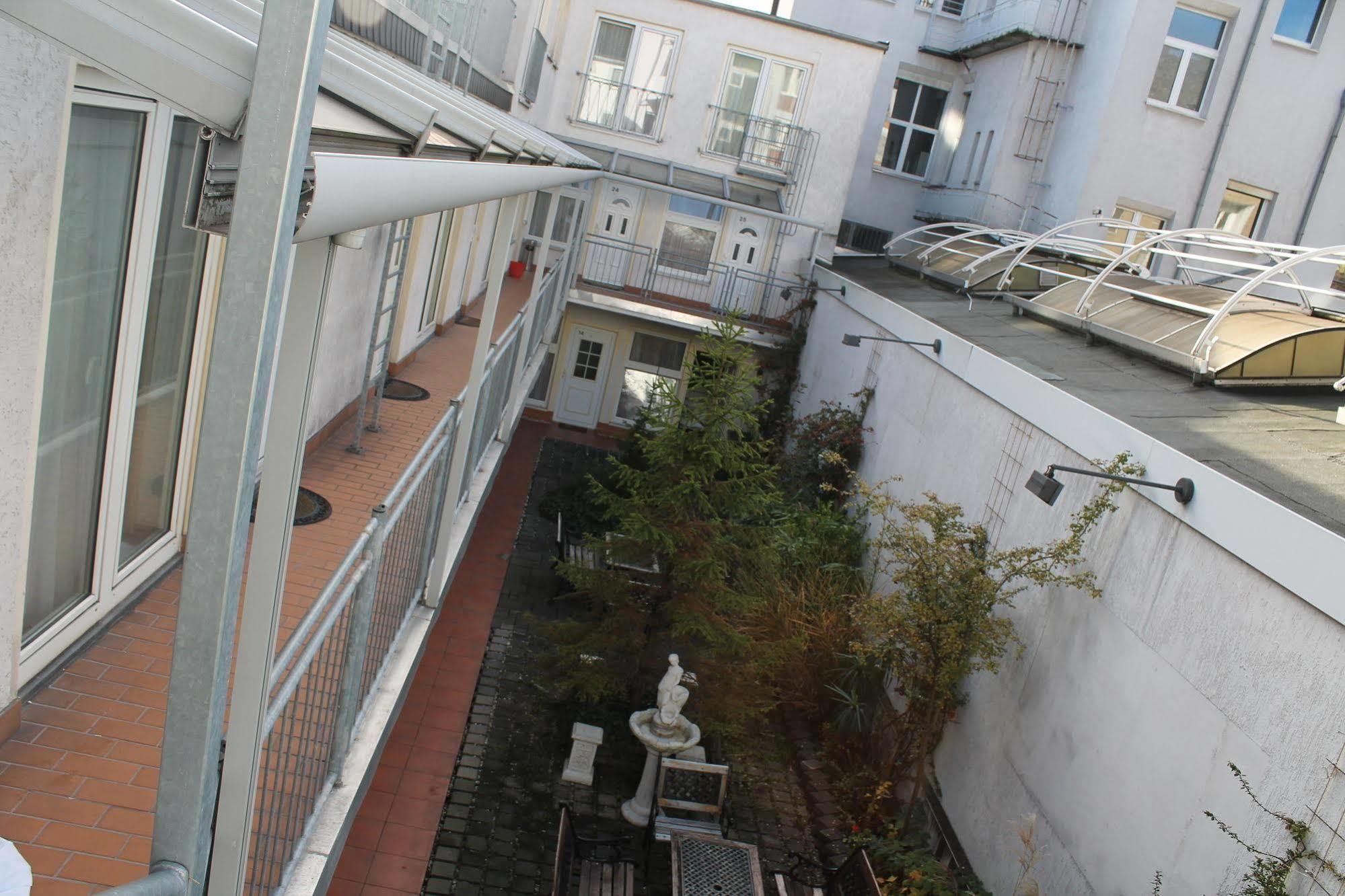 City Lounge Hotel Dusseldorf Bagian luar foto